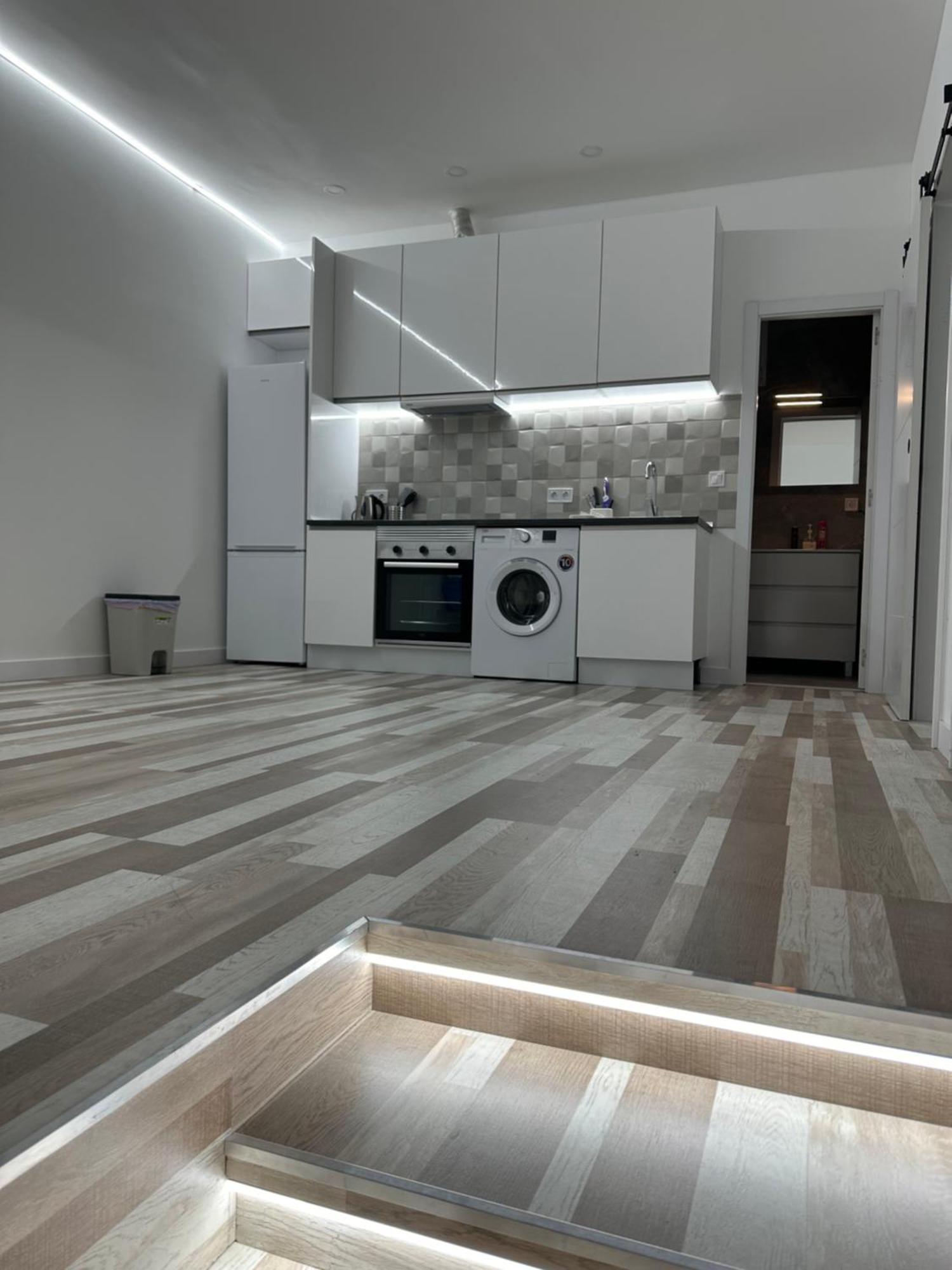 Alojamiento Fantasia Madrid Bagian luar foto